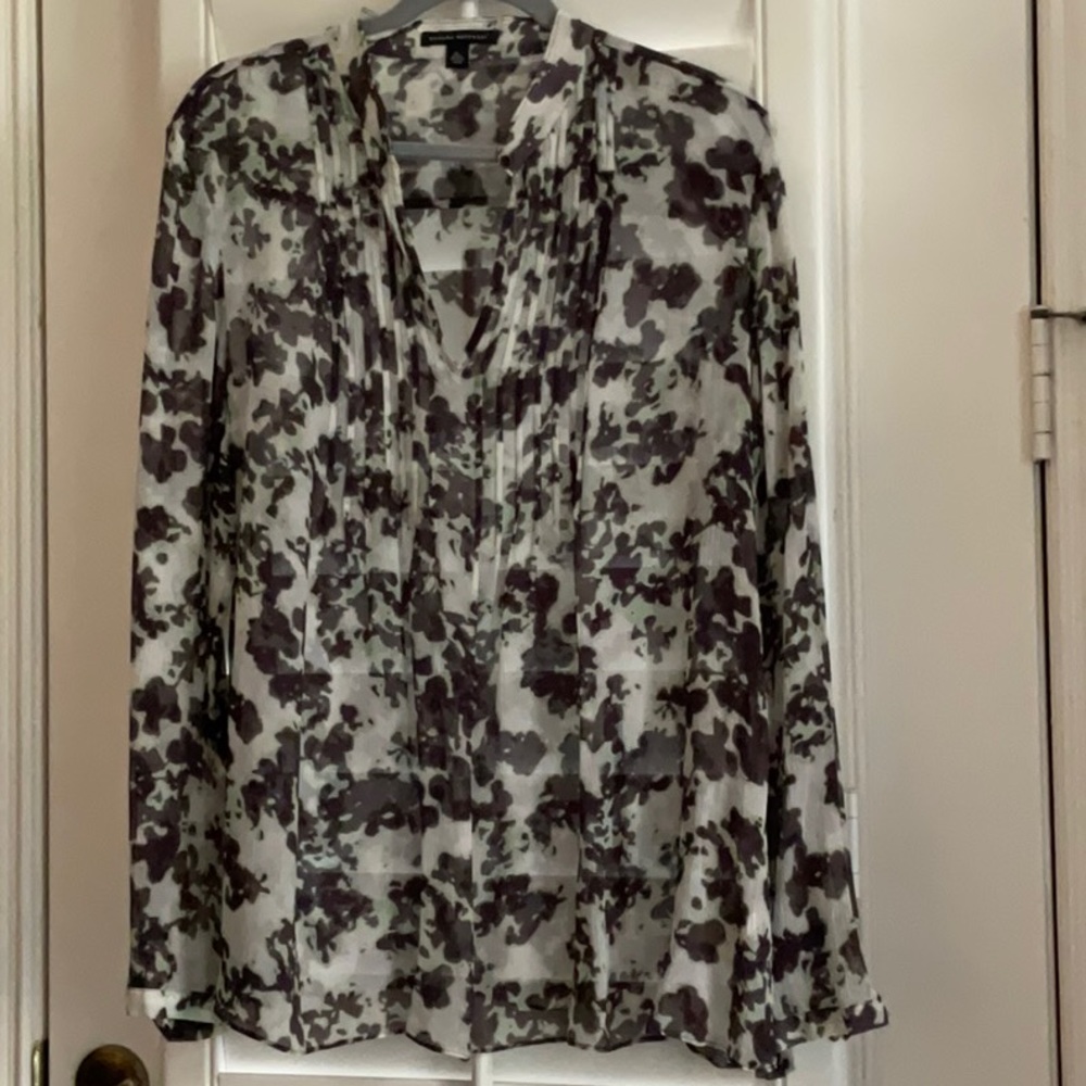 BANANA REPUBLIC Silk Split Neck Tunic in Cream/Brown/Green - Size XL